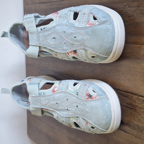 Earth Origins Effie Dust Green Floral Hook Loop Suede Fisherman ComfortShoes Sz8 - Picture 2 of 10